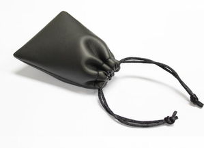 億點(diǎn)利訂制 專(zhuān)屬于您的精致藍(lán)牙耳機(jī)收納包