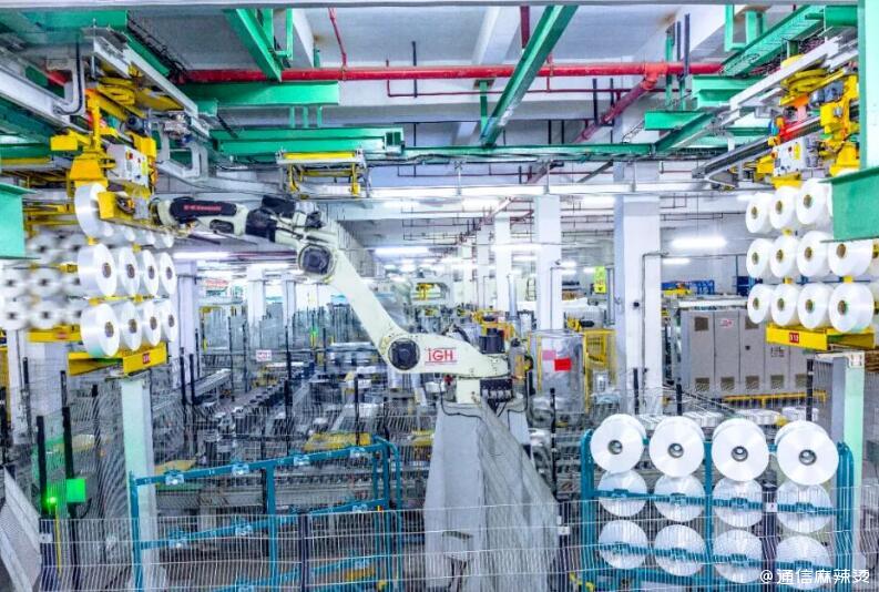 揭秘5G工廠搭建全流程 這些黑科技如何借助人工智能應(yīng)用軟件開發(fā)，讓老廠變身“智慧先鋒”